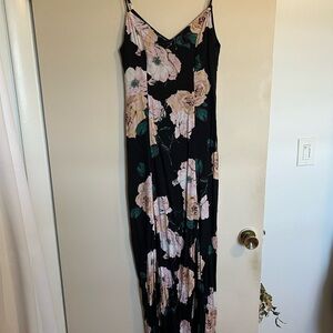 Lulu's Black Floral Maxi Dress